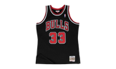 NBA Scottie Pippen Swingman Alternate Jersey "1997 Chicago Bulls - Black" SMJYGS18151 CBUBLCK97SPI