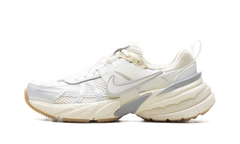 V2K Run WMNS "White Photon Dust Fir" FD0736 108
