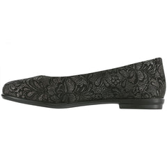 Women's Scenic Ballet Flat in Black Lace