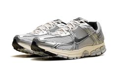 Zoom Vomero 5 "Grey Fog Chrome" IM3486 002