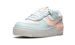 AF1 SHADO WMNS"Barely Green/ Crimson Tint" CU8591 104