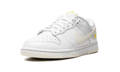 DUNK LO MNS WMNS"Yellow Heart" FD0803 100