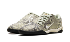 Total 90 SE WMNS"Olive Aura Pale Ivory" IB4204 301